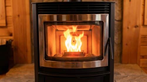 zjistěte důležitý detail před koupí peletového kamna, který ovlivní vaše úspory v roce 2026 a je snadné jej rozpoznat.
